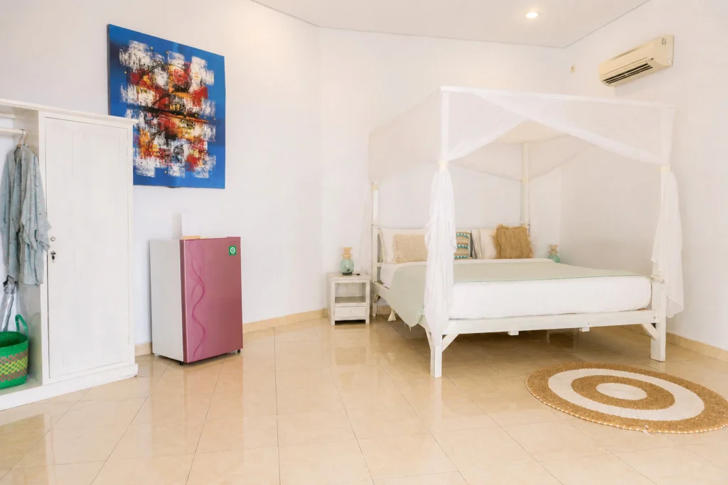 Budget beachfront room wide view at Little SALT